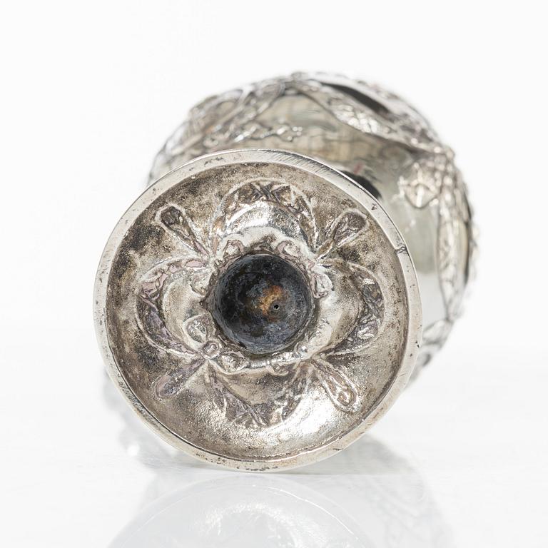 A silver vase, Germany, around the turn of the 20th century.