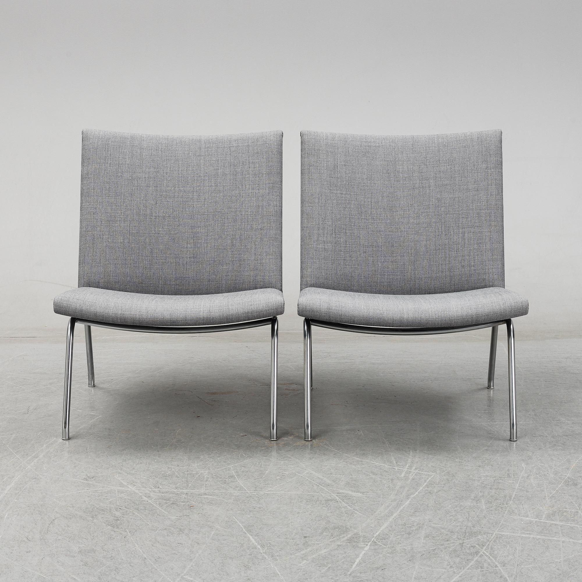 Hans J Wegner, a apir of 'Kastrup Airport Lounge Chair' for AP stolen.