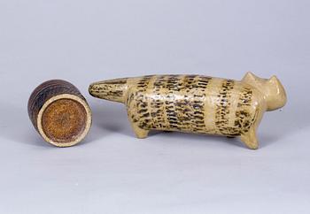 FIGURIN samt VAS, stengods, Lisa Larson, Gustavsberg. 1900-talets mitt.