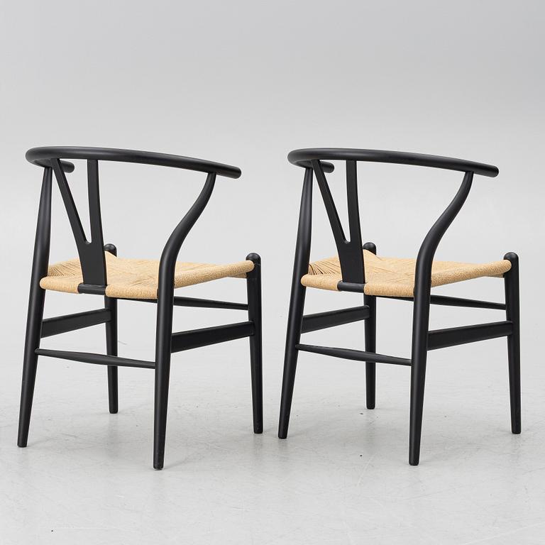 Hans J. Wegner, chairs, a pair, "The Y Chair", Carl Hansen & Son, Denmark.