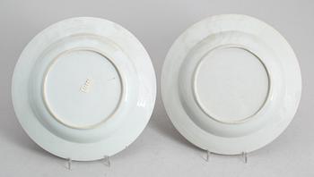 TALLRIKAR, 1 par, porslin, Kina, 1700-tal.