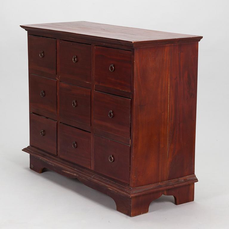 A mahogany chest of drawers, 21st century.