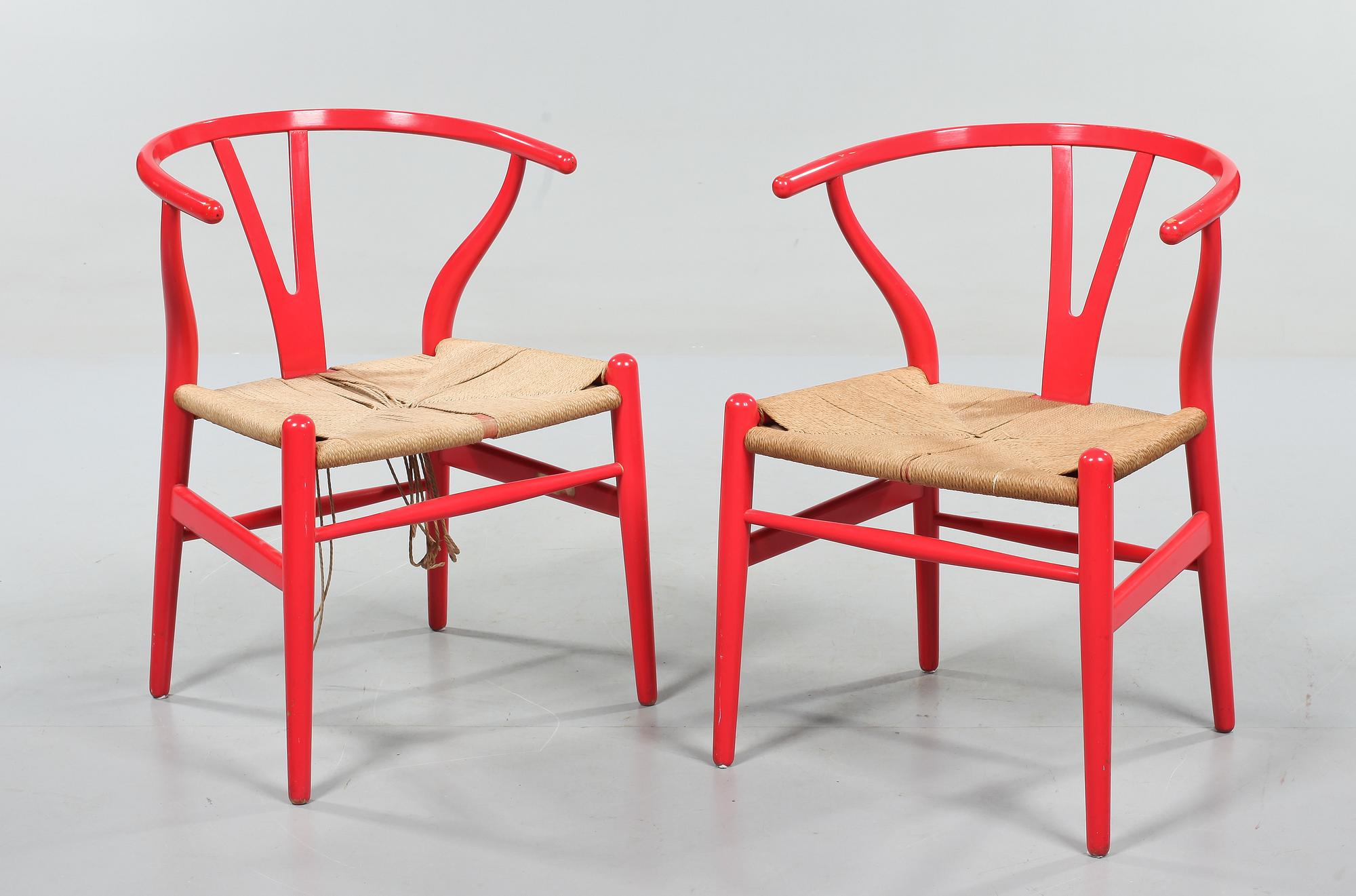 STOLAR, ett par, "Y-stolen", Hans J Wegner för Carl Hansen & son, Odense, 1900-talets andra hälft.