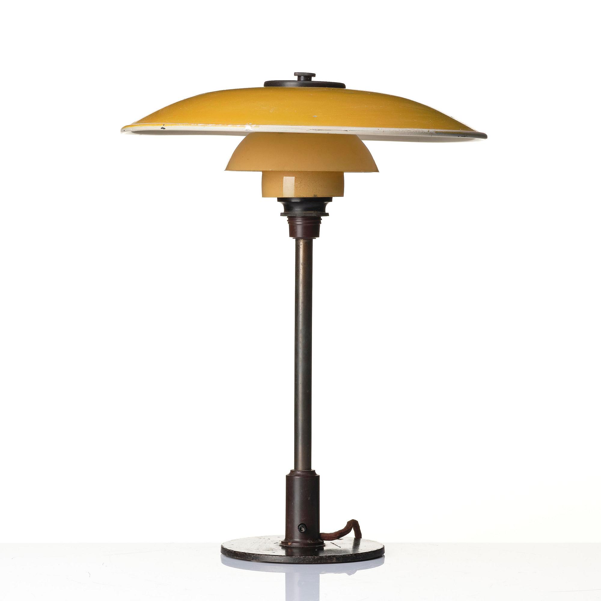 Poul Henningsen, bordslampa, "PH 3½/2", Louis Poulsen, Danmark, 1930-tal.