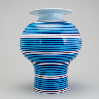 STIG LINDBERG, a faience vase, Gustavsberg 1960s.