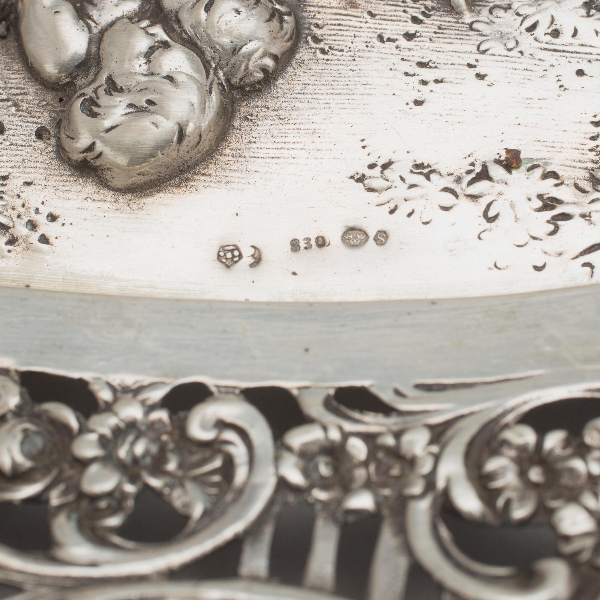 GALLERFAT, silver, Tyskland med svenska imporstämplar, omkring sekelskiftet 1900. Vikt ca 562g.