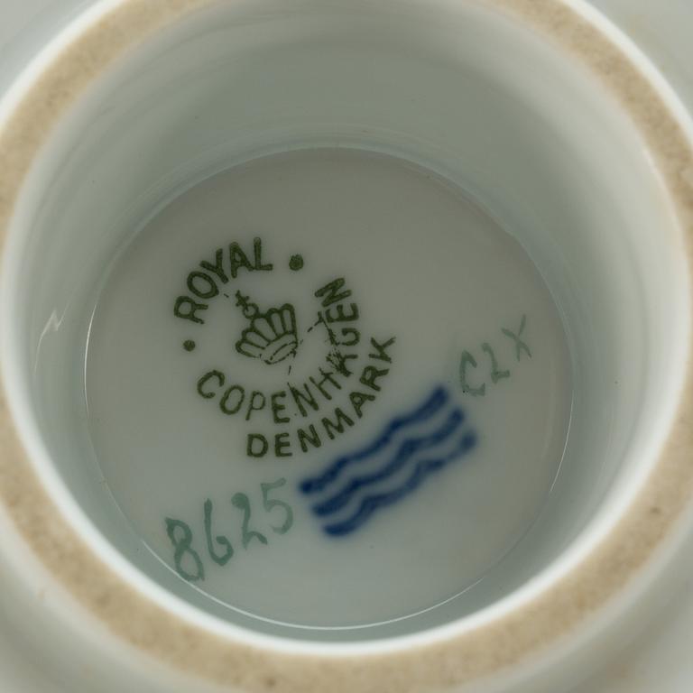 VASER, ett par, porslin, Royal Copenhagen, 1900-tal.