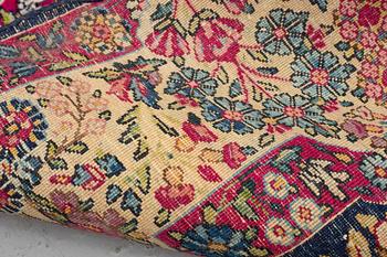 Matto, semi-antique Kerman, ca 218 x 140,5 cm.