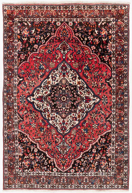 A Bakhtiari carpet, c. 310 x 210 cm.