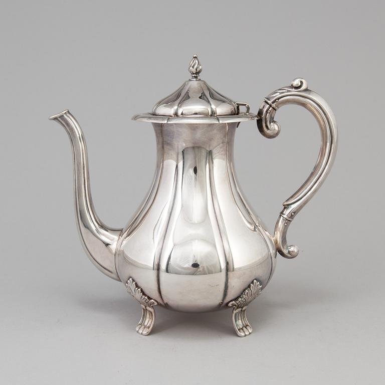 A silver coffee pot by David-Andersen, Norway. Weight circa 620 gram.