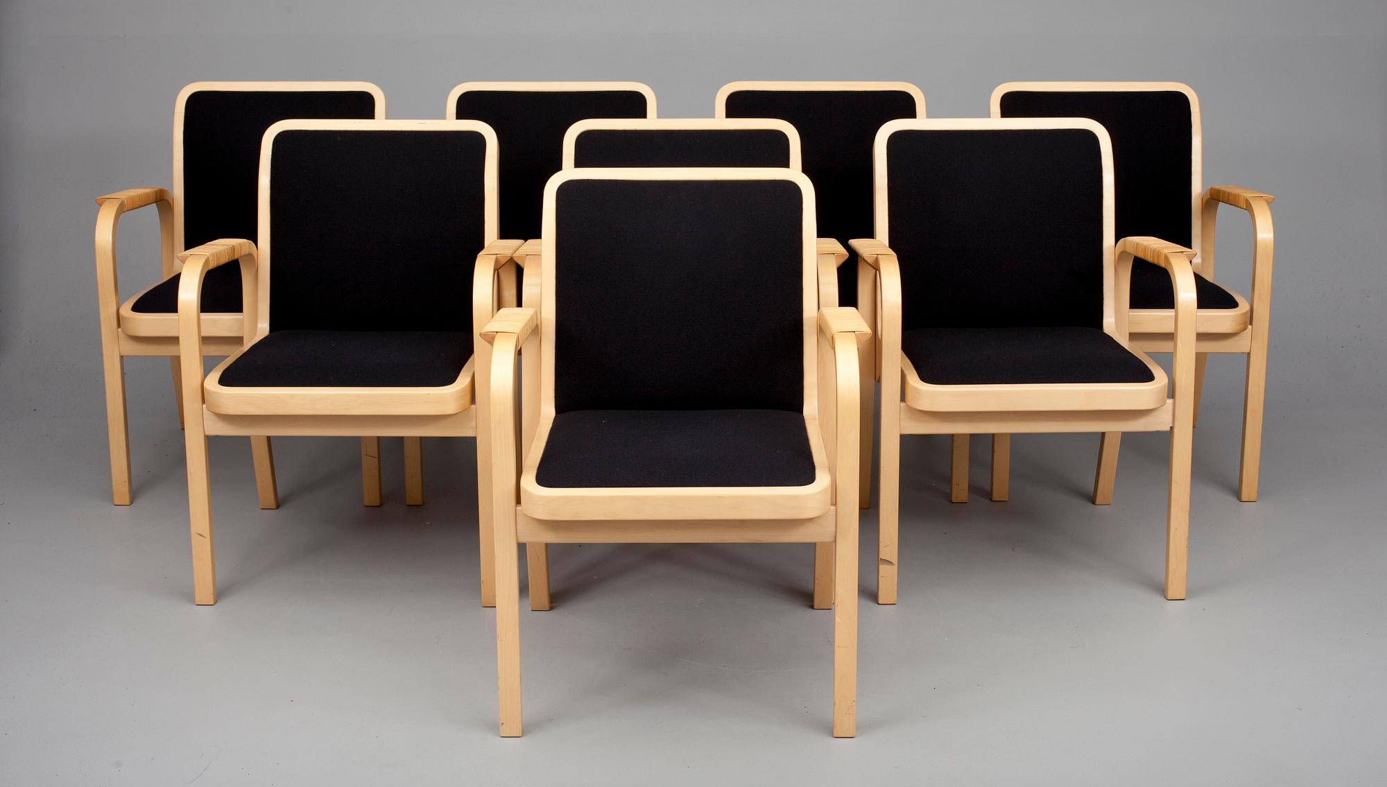 KARMSTOLAR, 8 st, modell E45, Alvar Aalto, Artek. Modellen formgiven 1947.