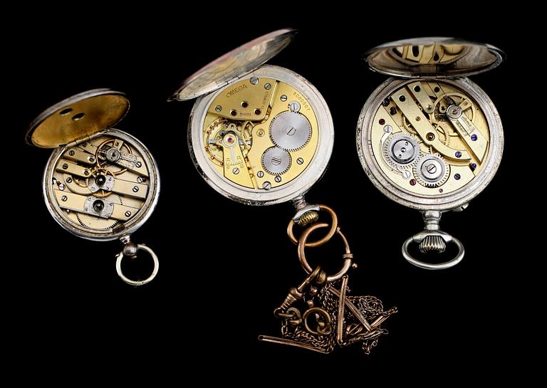 FICKUR, 3 st, bla silver och Omega, tidigt 1900-tal.