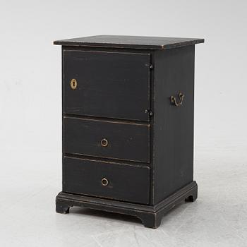 Pottskåp, 1800-tal.