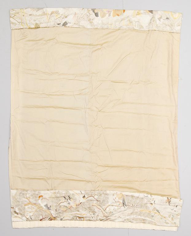DRAPERI, sidenbroderi, Kina, 1800-/1900-tal, ca 237 X 180 cm.