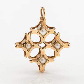 Elis Kauppi, A 14K gold and cultured pearls pendant. Kupittaan kulta, Turku.
