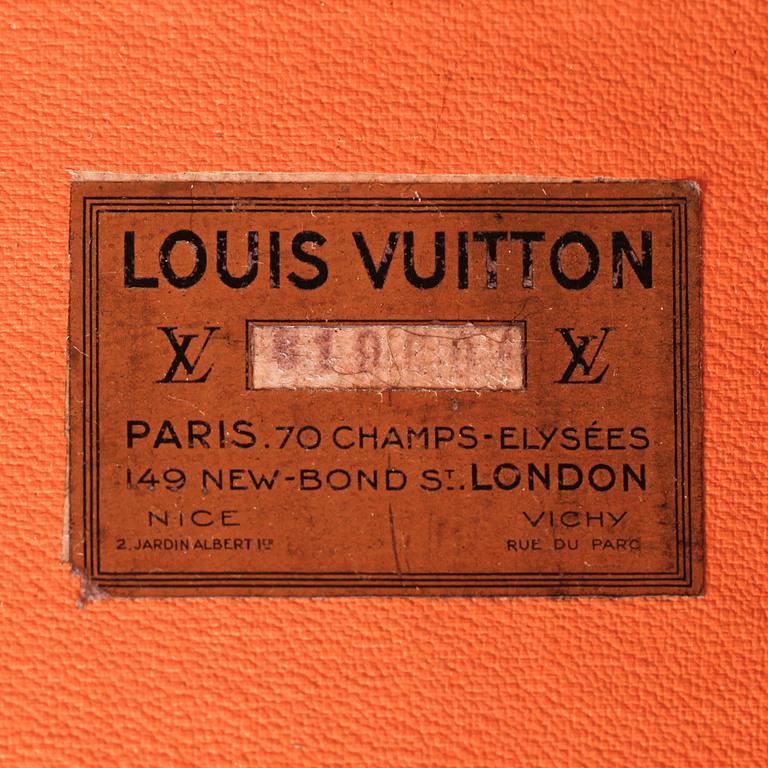 LOUIS VUITTON, a Monogram canvas trunk/garment bag, early 20th century.