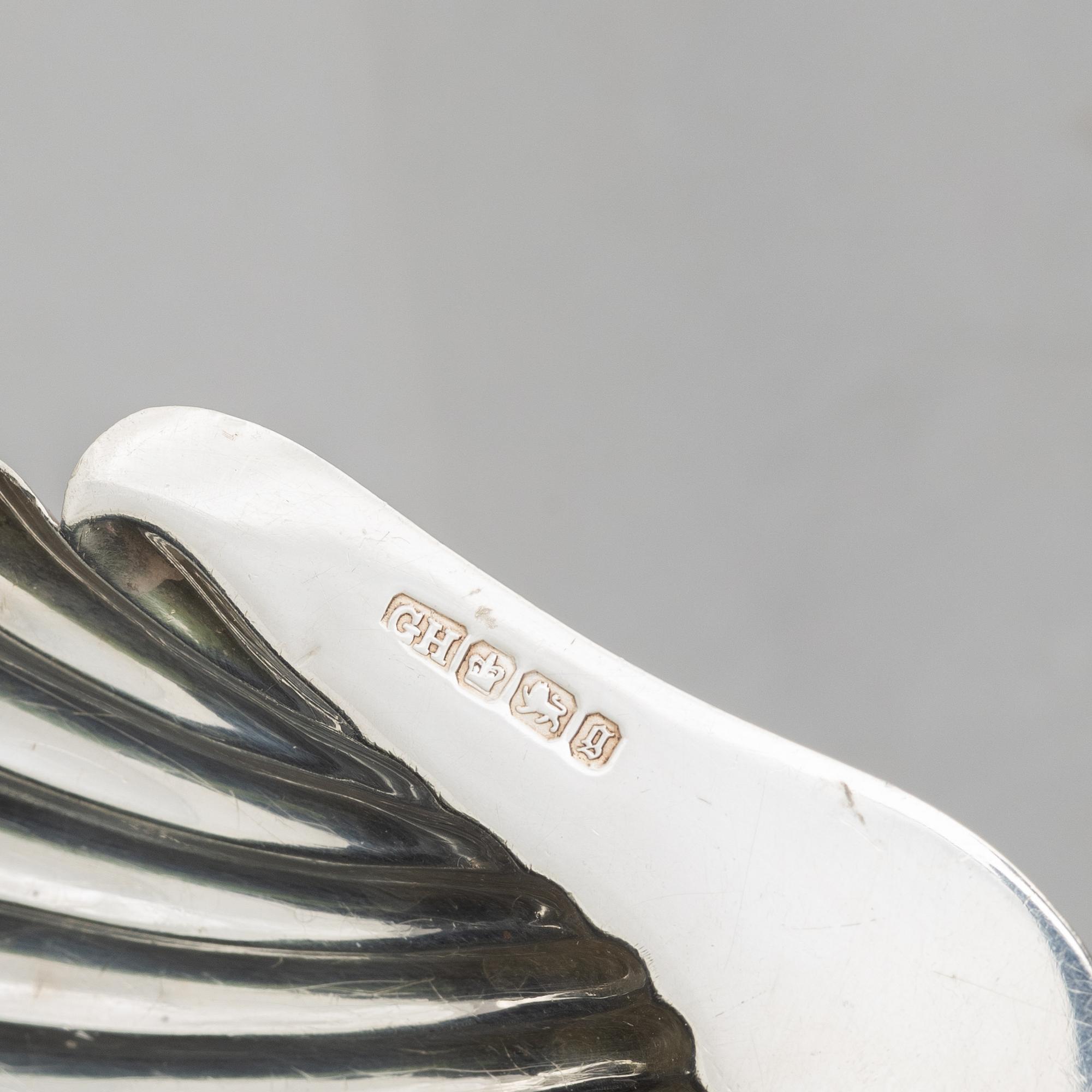 Two English silver shell-shaped bowls, 1897-99.