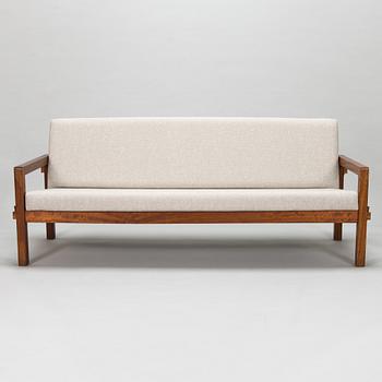 Reino Ruokolainen, soffa och fåtölj, "Tupa" (Stuga) och pall ur H-modellen, för Haimi, 1960-tal.