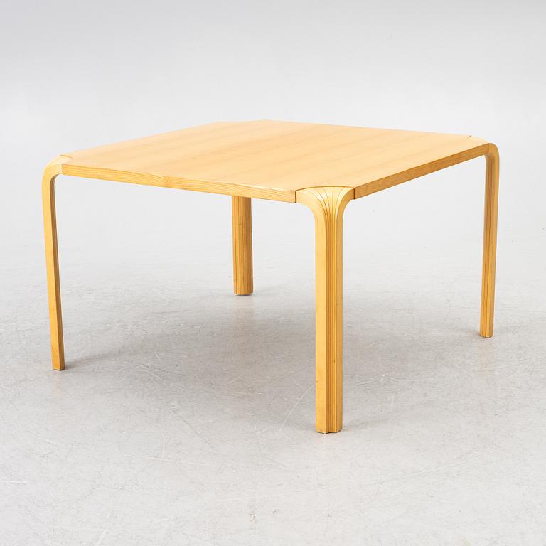 Alvar Aalto, Coffee table, model MX800B, Artek, 1960s.