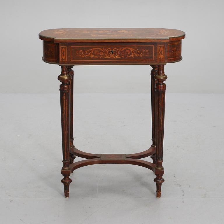 DAMARBETSBORD, Louis XVI- stil, 1900-talets början.