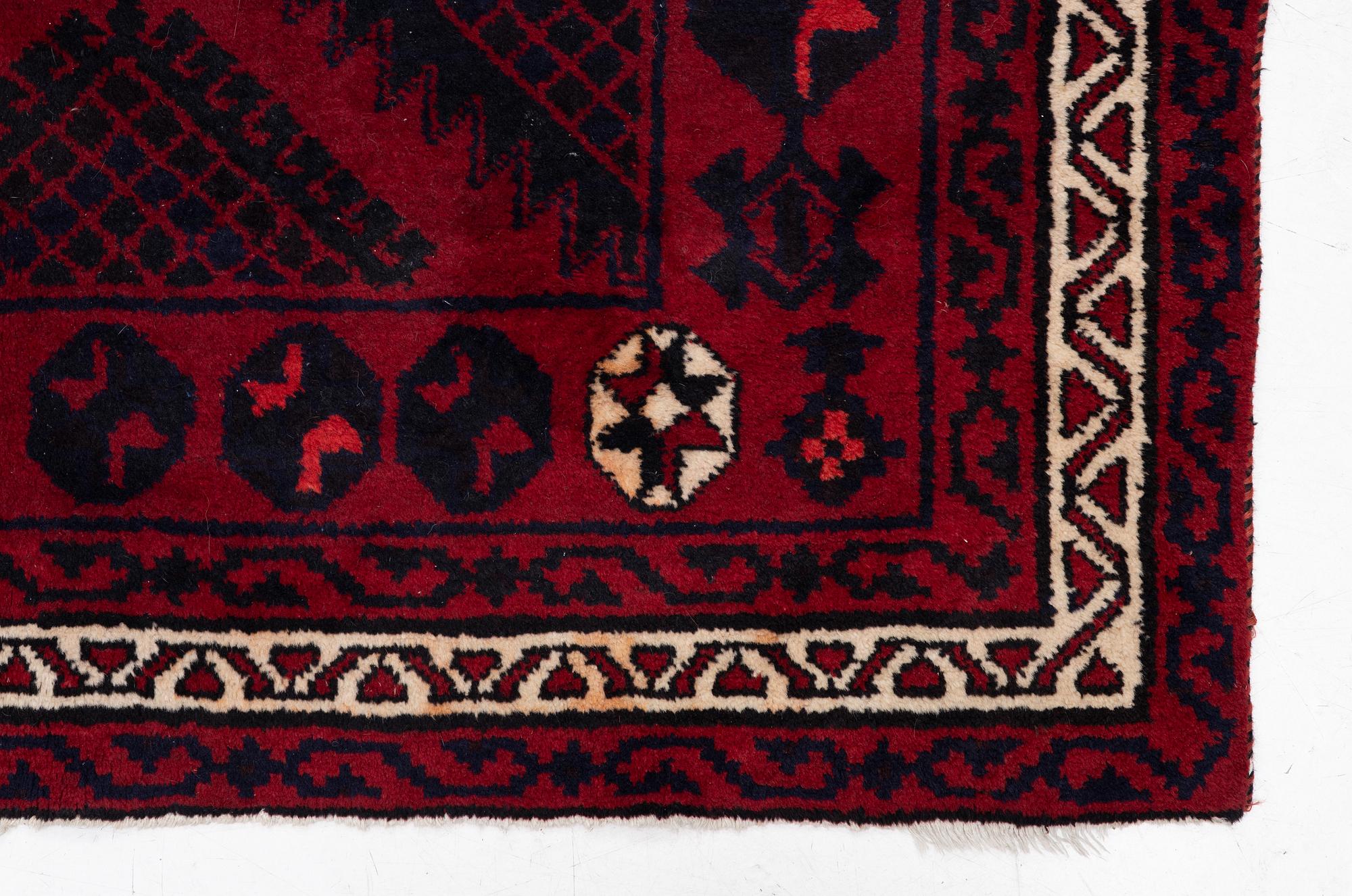 Carpet, oriental, approx. 325 x 235 cm.
