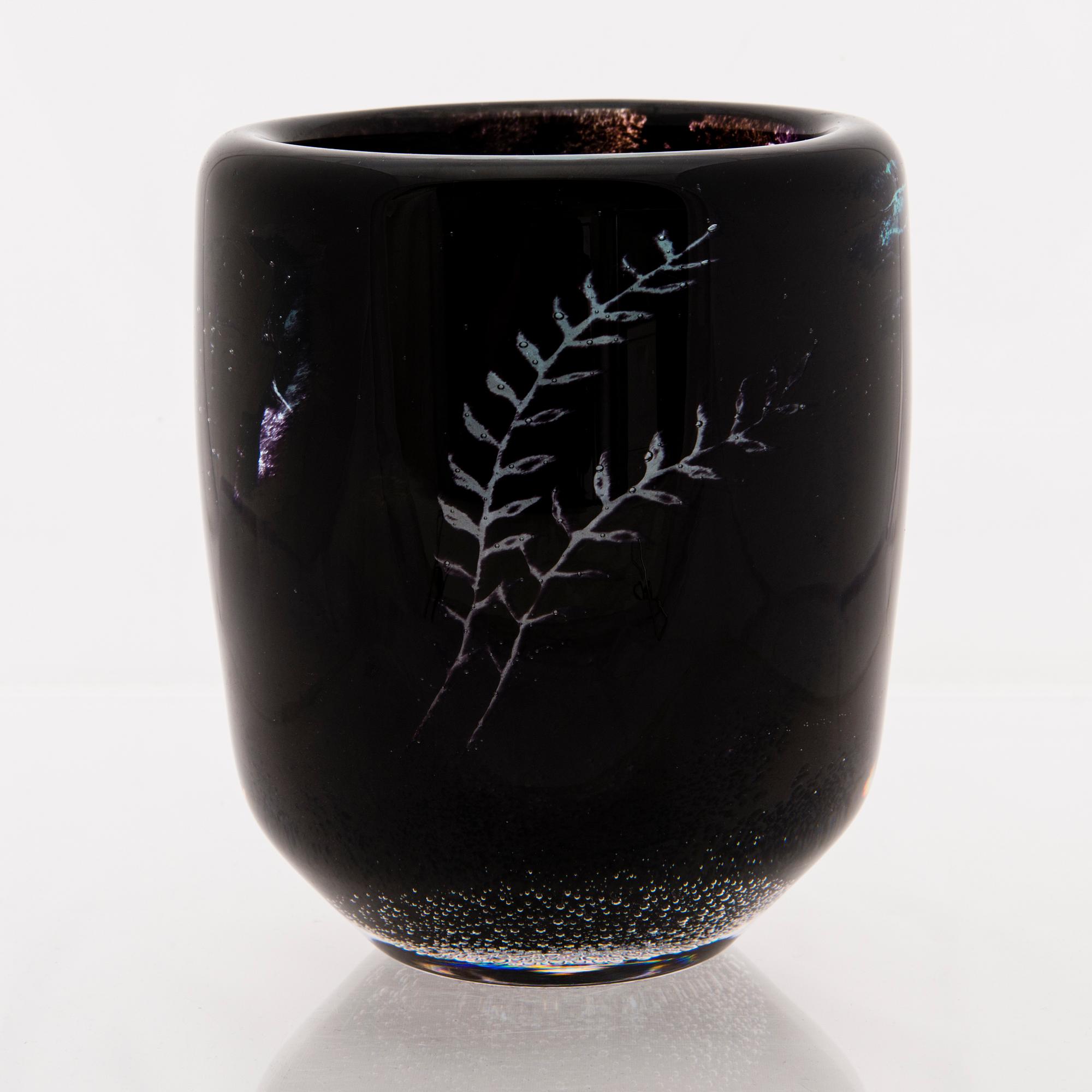 ELLA VARVIO, A glass vase/ sculpture, signed Ella Varvio 2017.