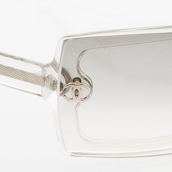 CHANEL, SOLGLASÖGON, modell 5067.
