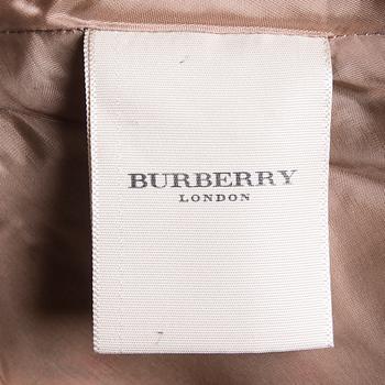 KJOL, Burberry.