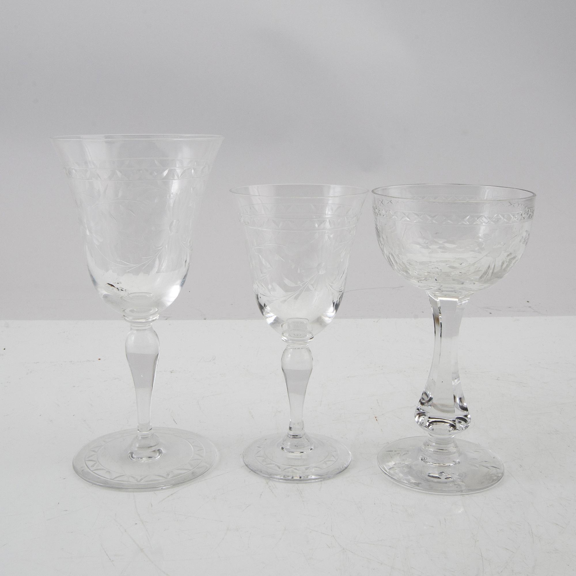 Fritz Kallenberg service 71 pieces "MacGuirlang" and "Vincent" Kosta mid-20th century.