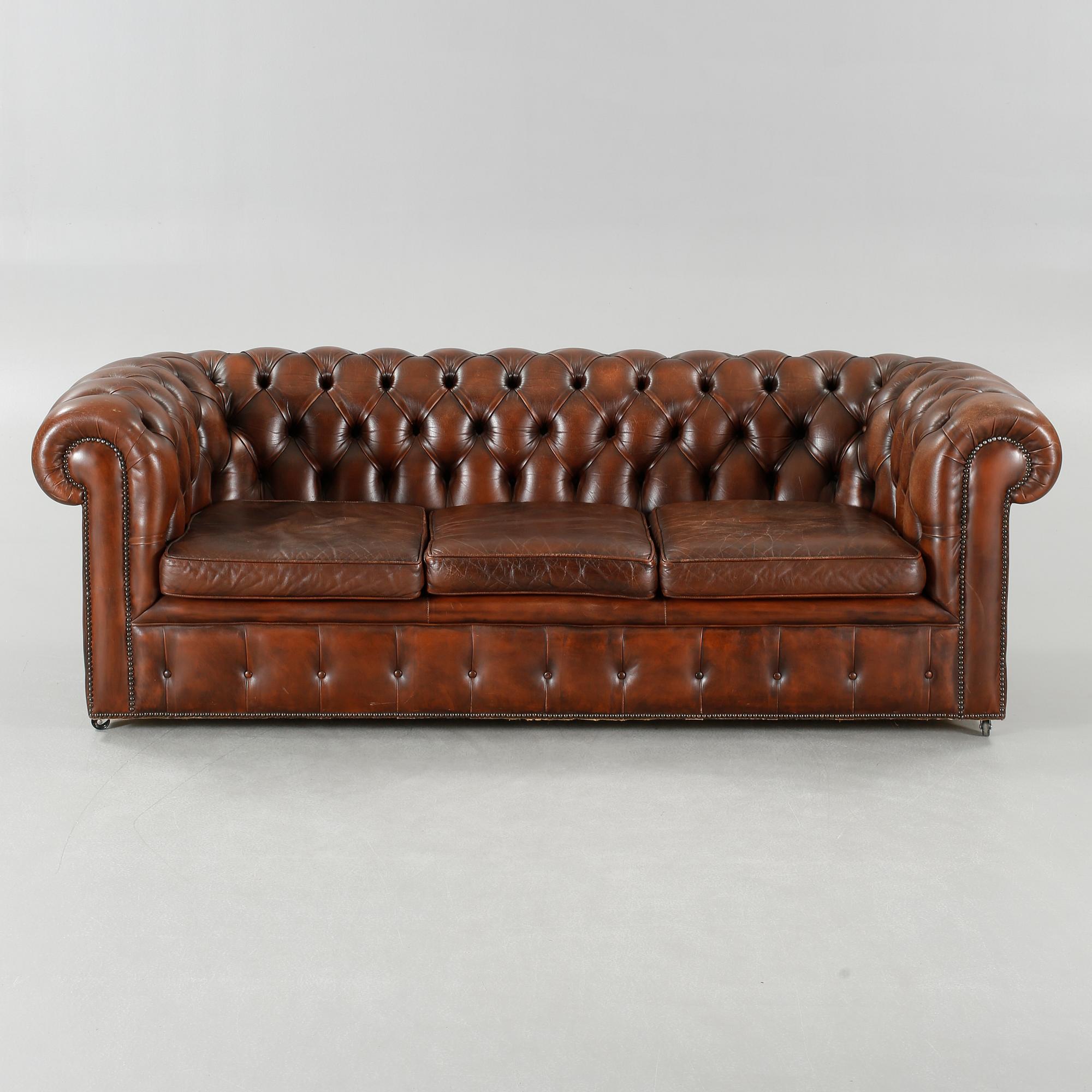 SOFFA, Chesterfield-modell, 1900-talets andra hälft.