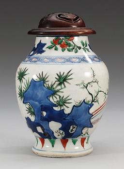 A Transitional Wucai jar, Qing dynasty, 17th Century.