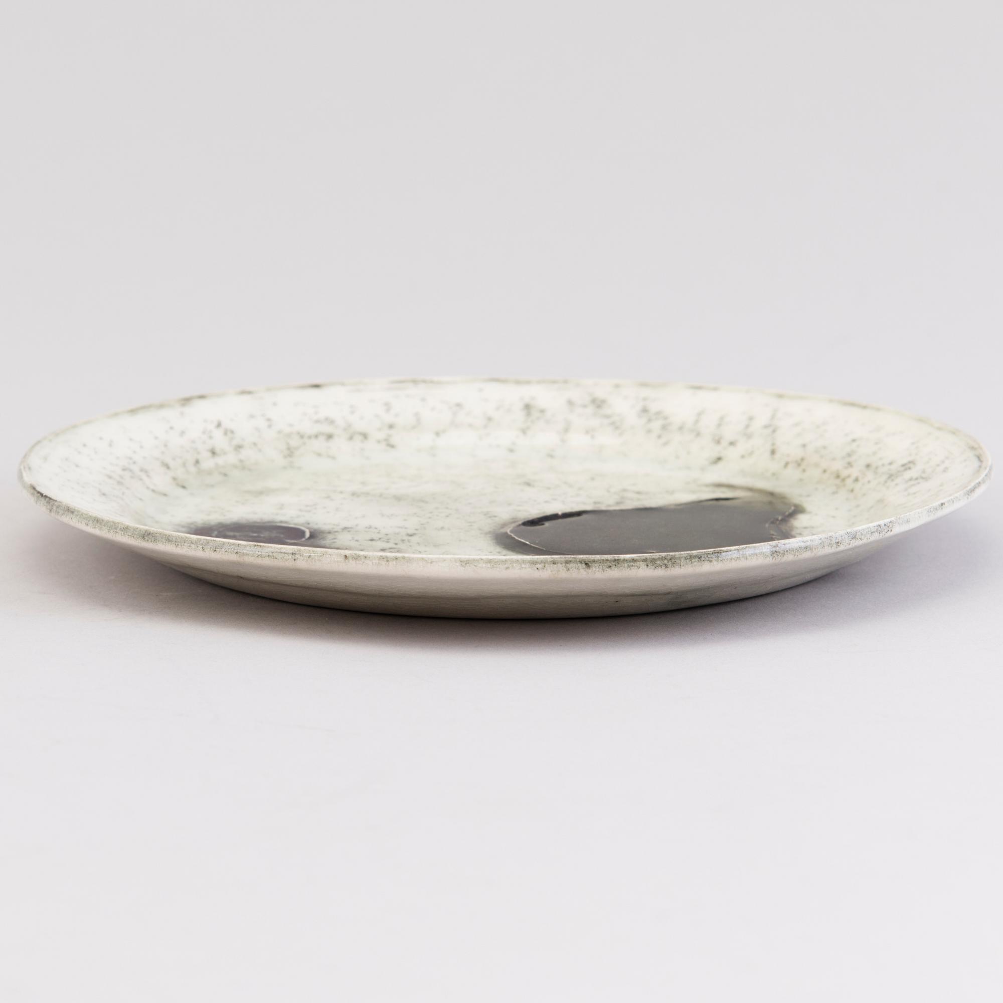 RUT BRYK, lautanen, kvivtavaraa, signeerattu BRYK.