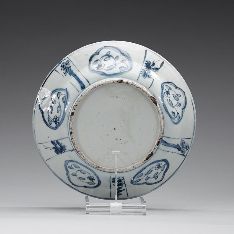 A blue and white kraak dish, Ming dynasty, Wanli (1572-1620).