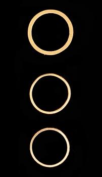 RINGAR, 3 st, 20 respektive 23 k guld. Vikt ca 14,8g.