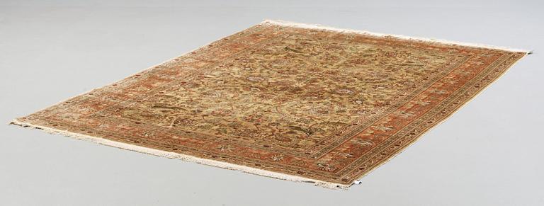 OLD SILK HEREKE. 306,5 x 222 cm.