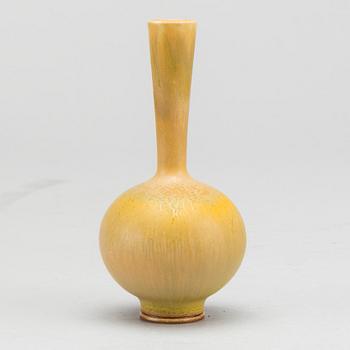 BERNDT FRIBERG, VASE GUSTAVSBERG 1968.