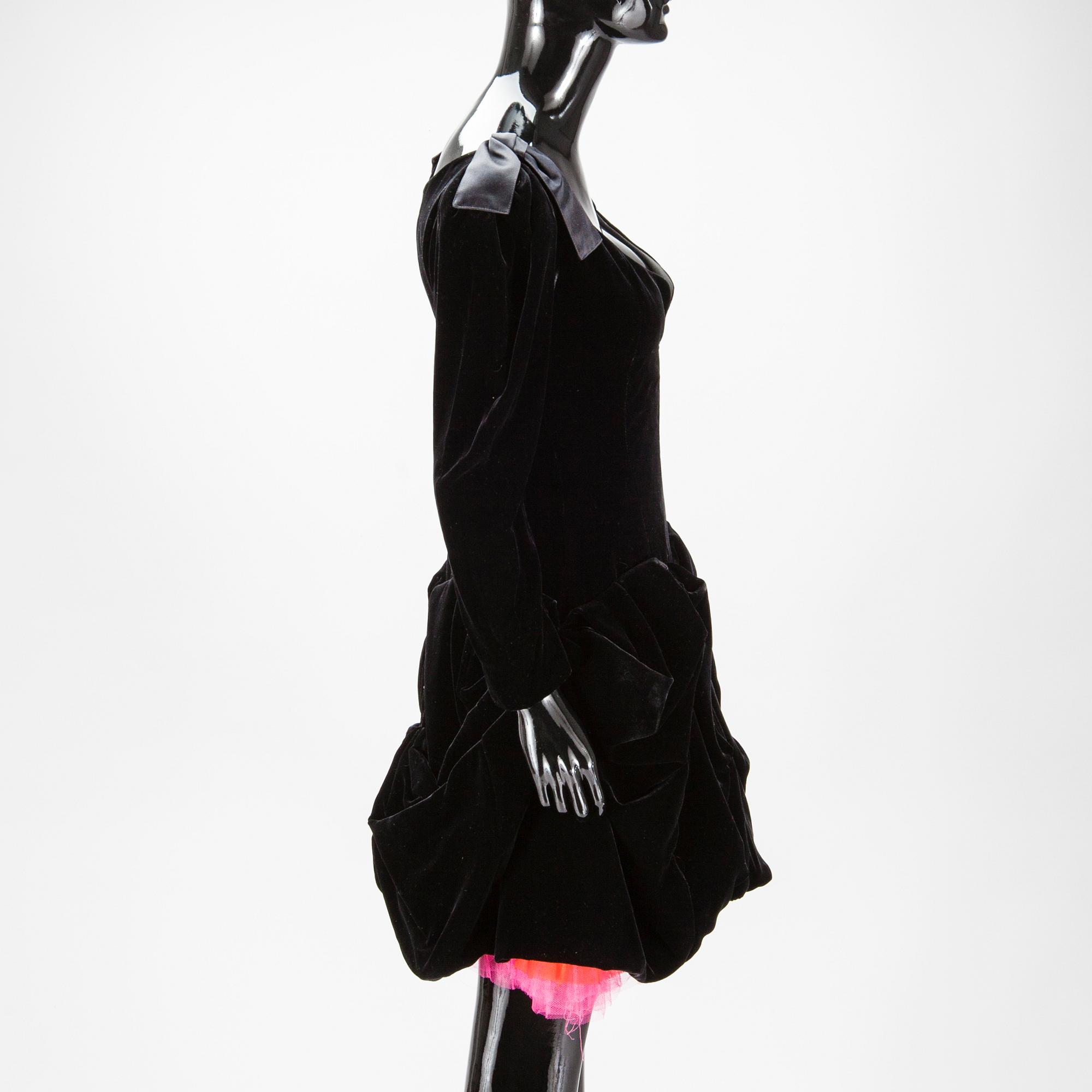 KLÄNNING, Yves Saint Laurent.