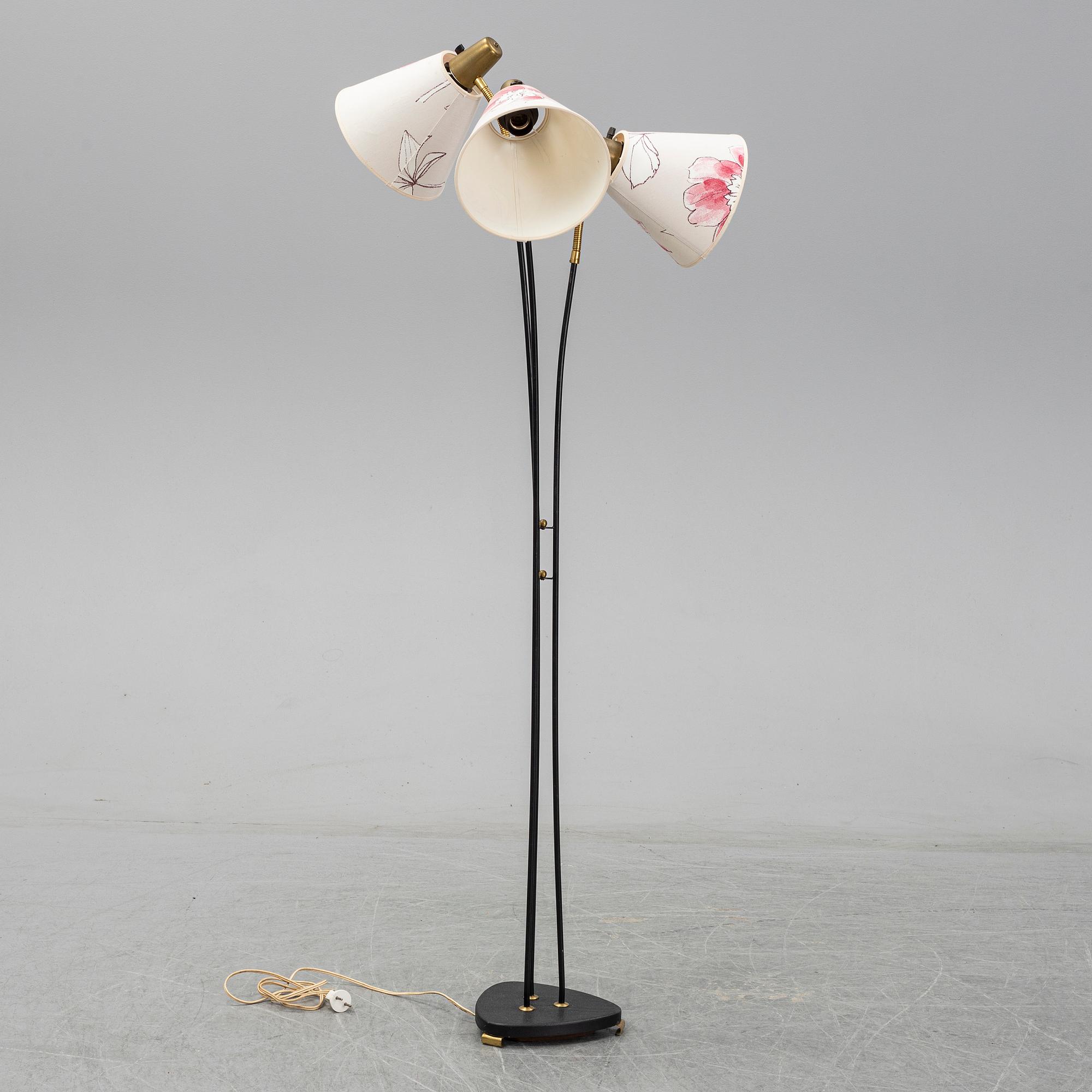 A late 20th Century ceiling light.
