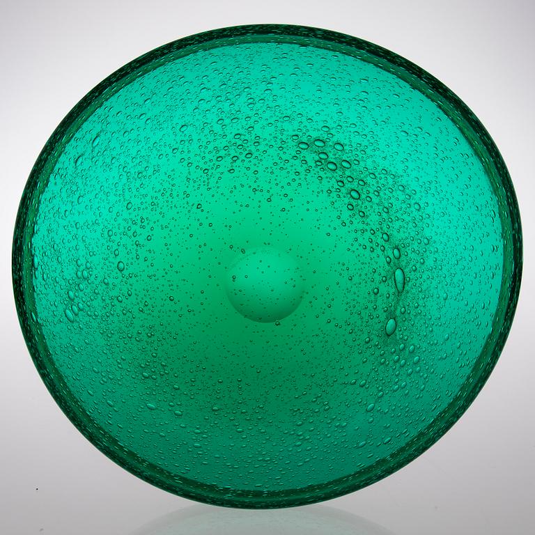 ARNE JON JUTREM, A 1960s Grønland Glass Dish, signed Hadeland 4021. Norway.