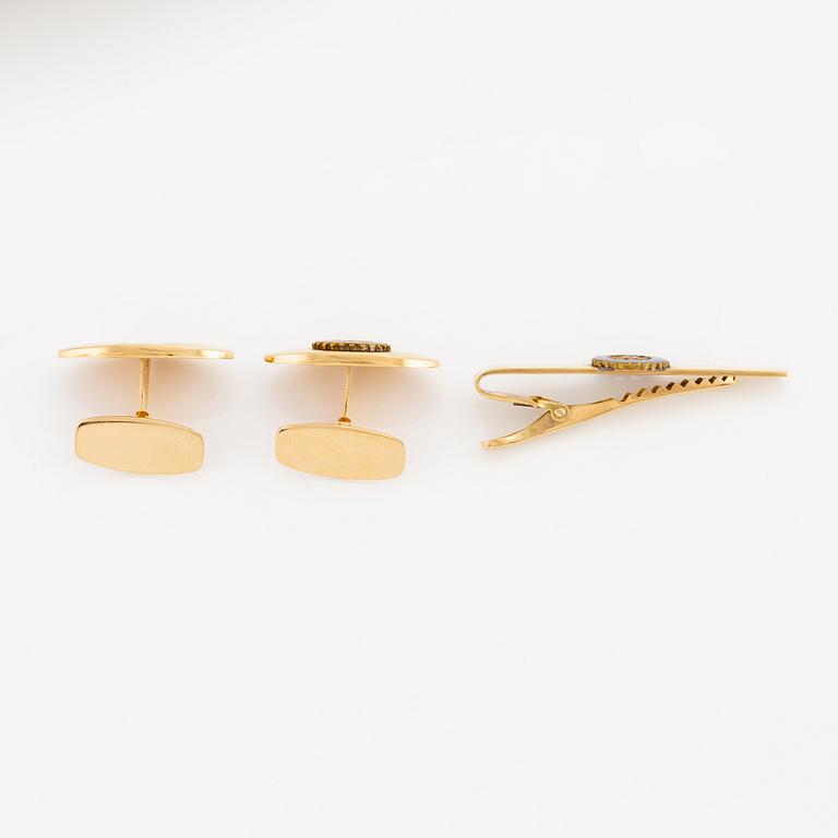 Cufflinks and tie pin, 18K gold and enamel.