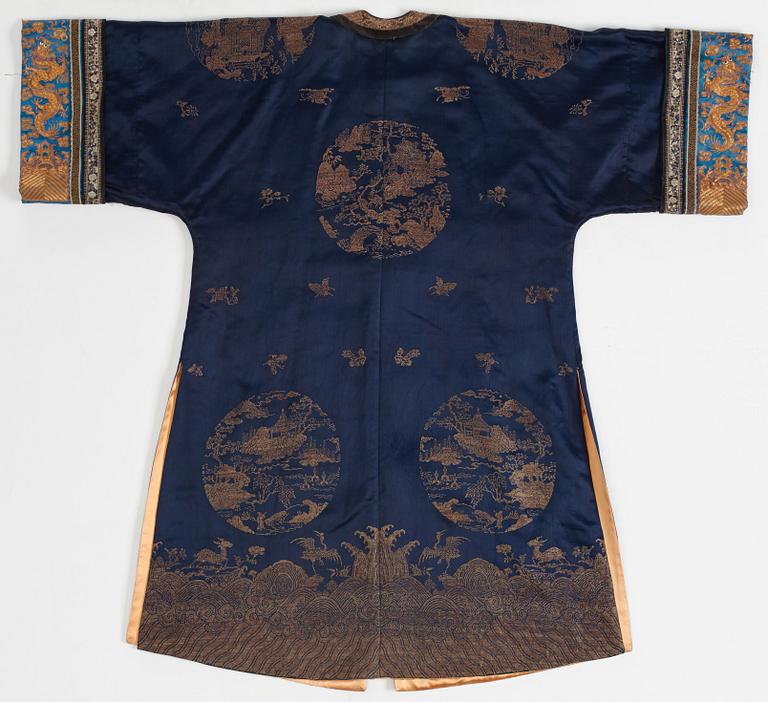 A silk robe, Qing dynasty, circa 1900.