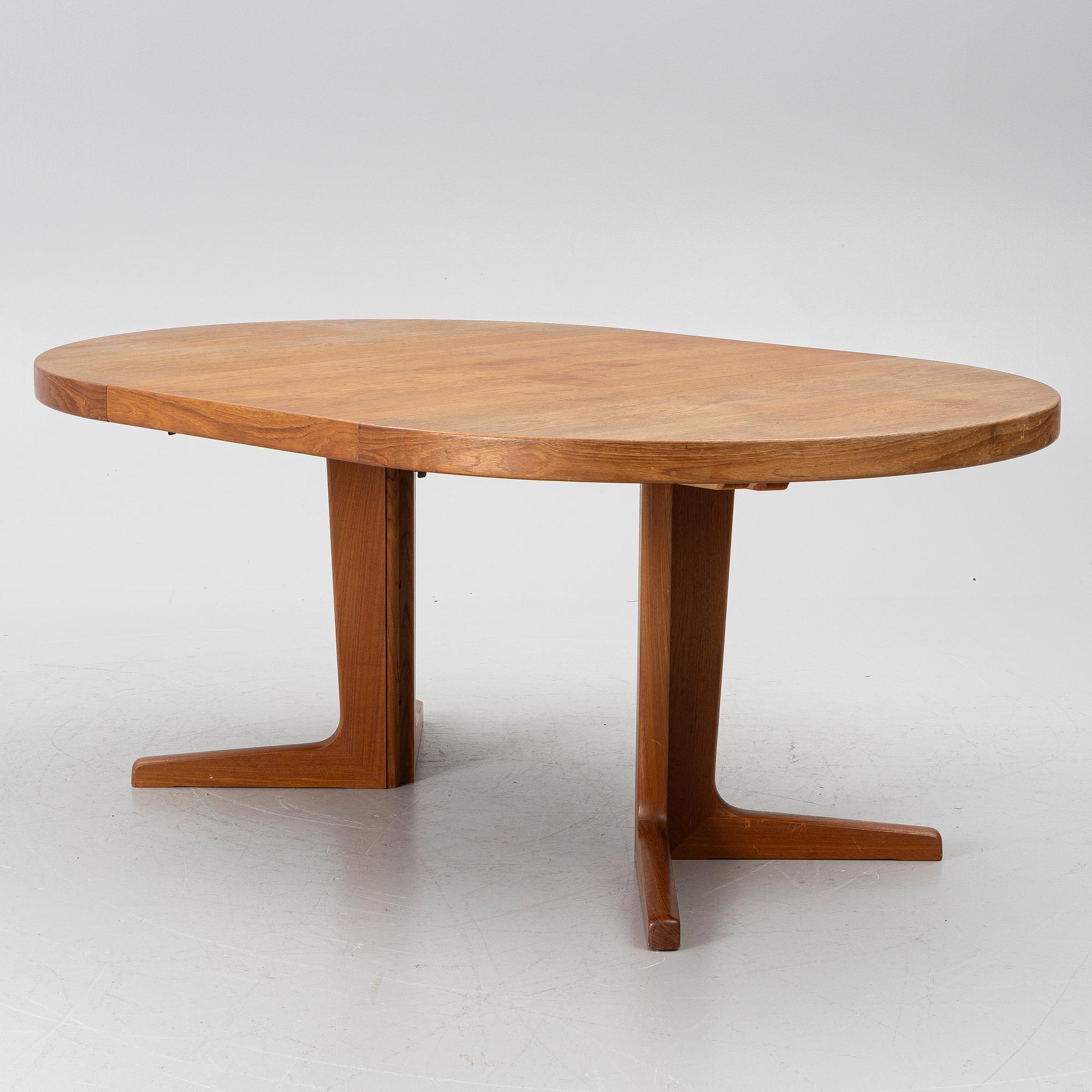 Villy Shou Andersen, attributed, dining table, 1960s/70s.