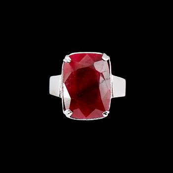 RING, silver, rubin ca 10.0 ct.