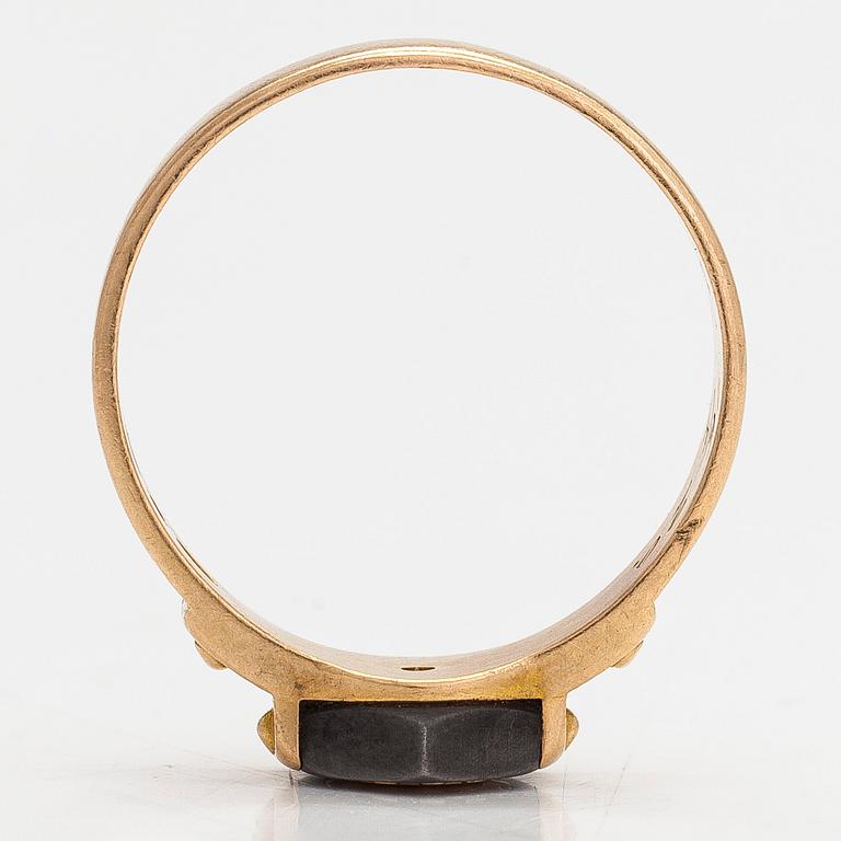 Ring, 18K guld, Suomen Kultaseppä Oy, Turku, 1920.