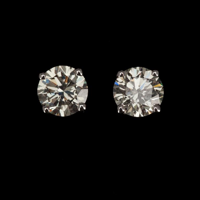 ÖRHÄNGEN, vitguld 18K, briljantslipade diamanter tot. 1,02 ct.