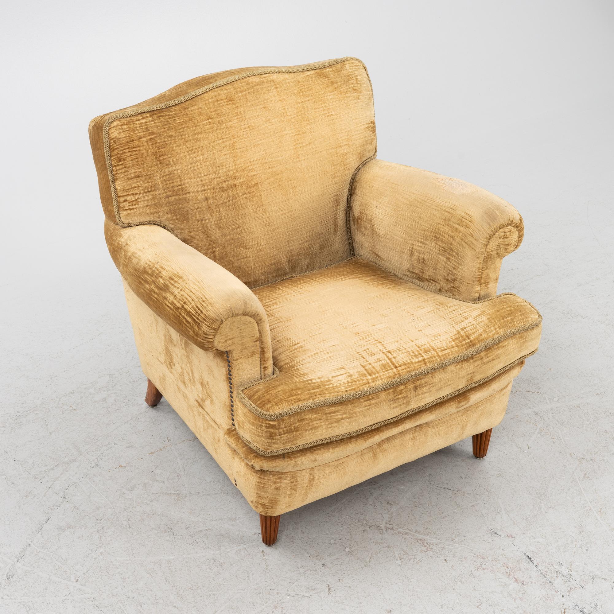 A mid 20th Century armchair.