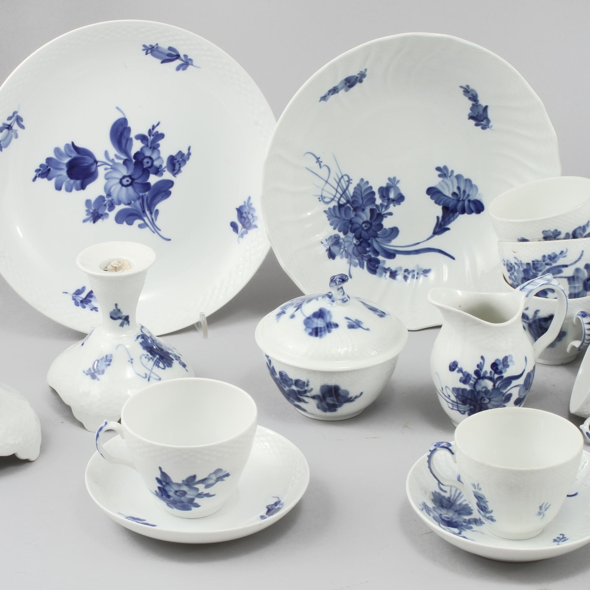 SERVISDELAR, ca 57, porslin, "Blå Blomst", Royal Copenhagen, Danmark, 1900-talets andra hälft.