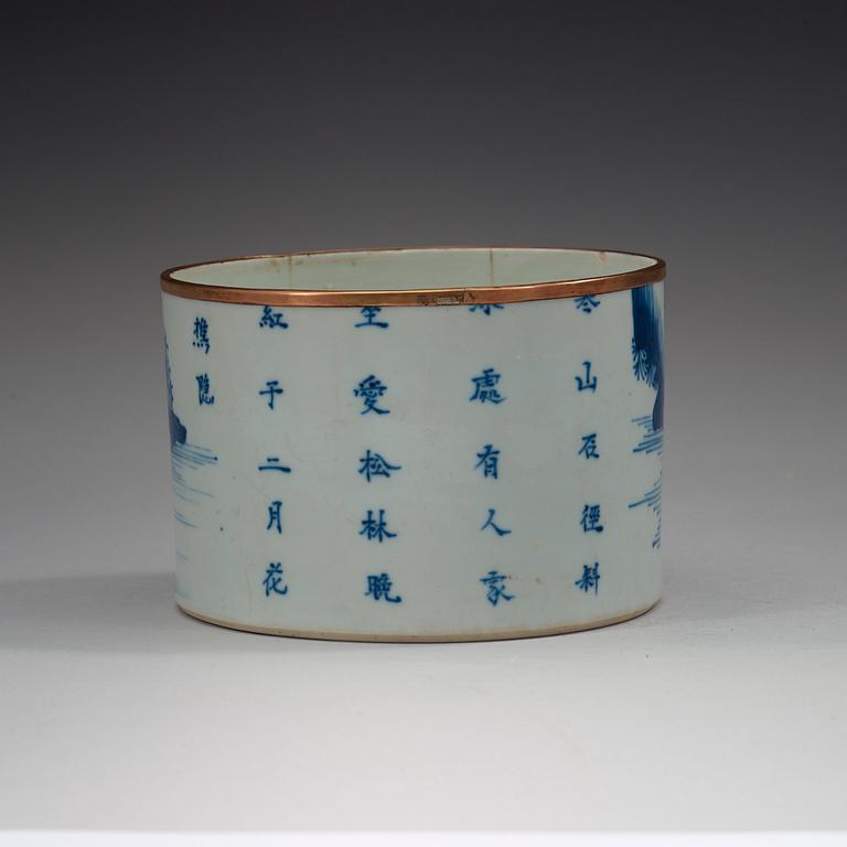 A blue and white brush pot, Qing dynasty, 18th century.