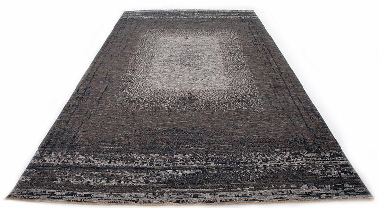 Matta, Agra, Moder Design, ca 365 x 270 cm.
