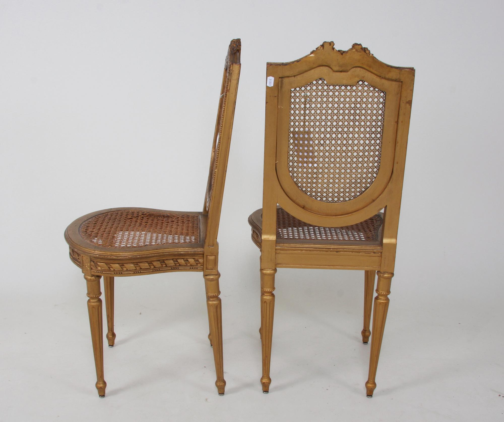 STOLAR, ett par. Louis XVI-stil.